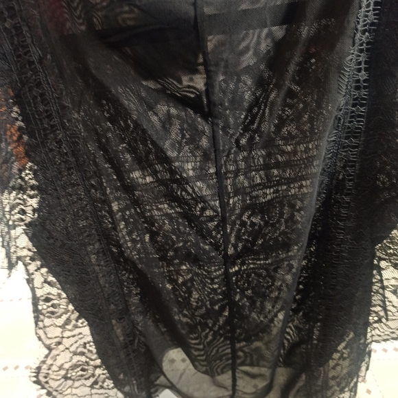 ZARA Black Sheer Lace see through  Blouse Ruffled Scalloped Sleeveless  Size S - Picture 4 of 15